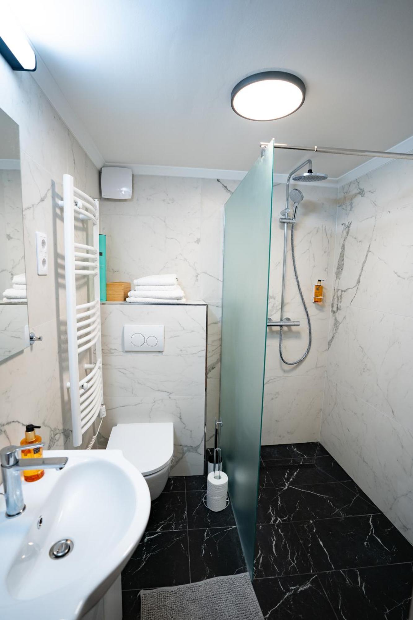 Downtown Double Room Deluxe With Joint Kitchen Budapest Ngoại thất bức ảnh